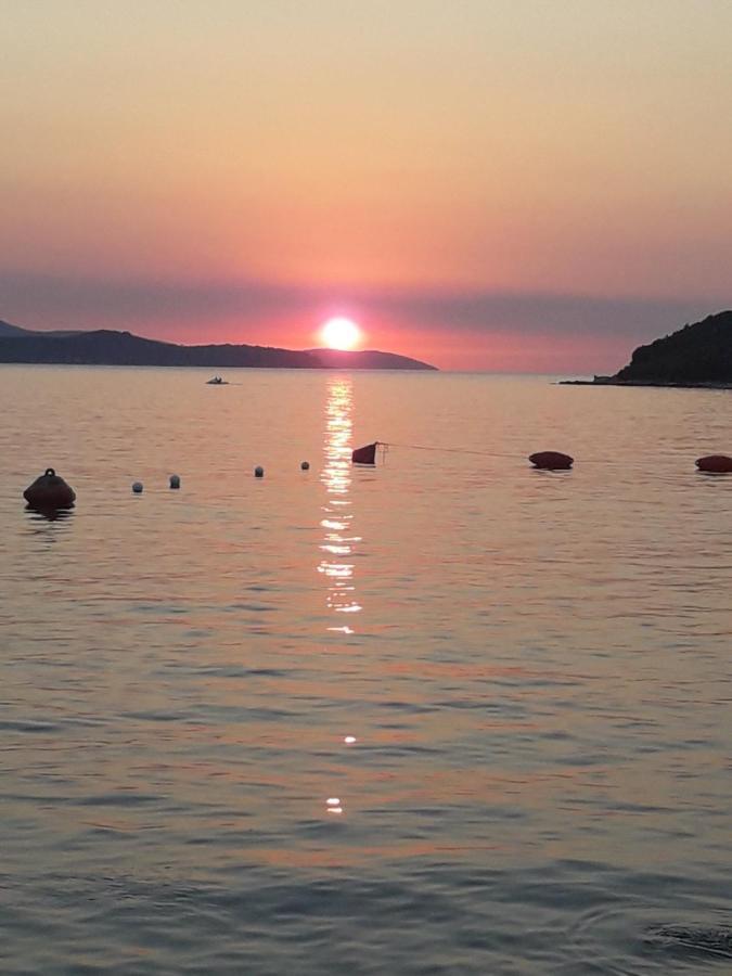 Vila Oscar Εξαμίλιο Εξωτερικό φωτογραφία
